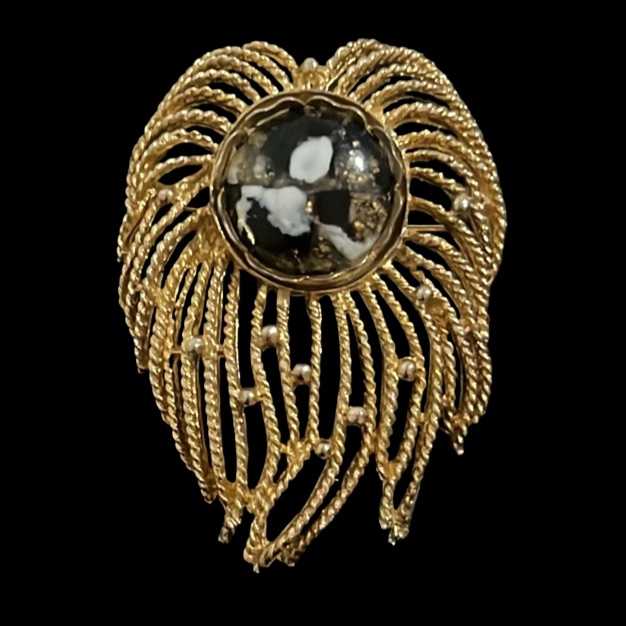 Vintage Gold Plated Leo Lion Zodiac Horoscope Brooch With Lucite Stone